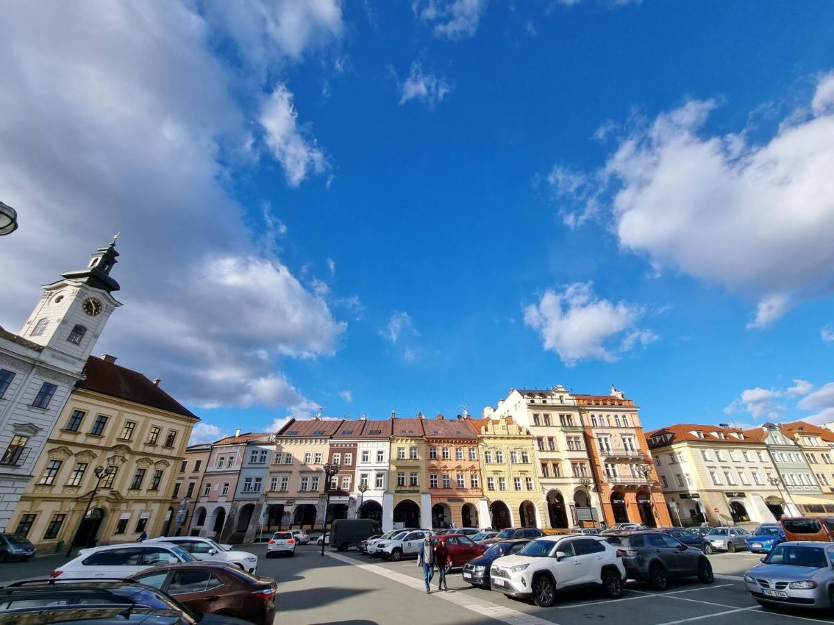 Podkrovni Studio Na Velkem Namesti S Wi-Fi Zdarma Χράντεκ Κράλοβε Εξωτερικό φωτογραφία